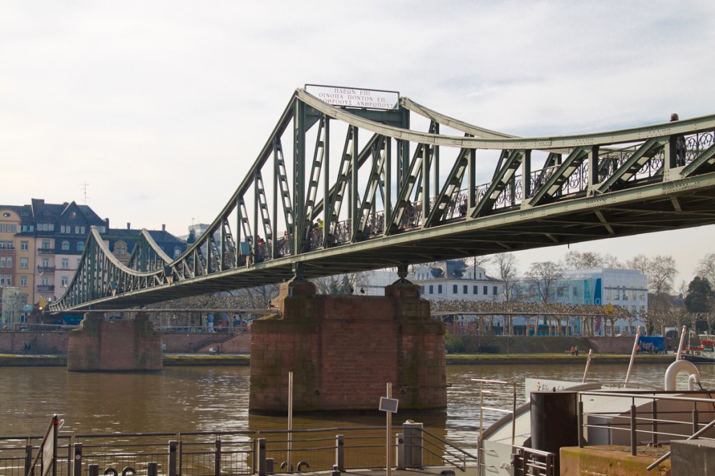 Пешеходный мост через Майн, Франкфурт-на-Майне, Германия, фераль 2014 | Самостоятельные путешествия ChanceToTrip.com