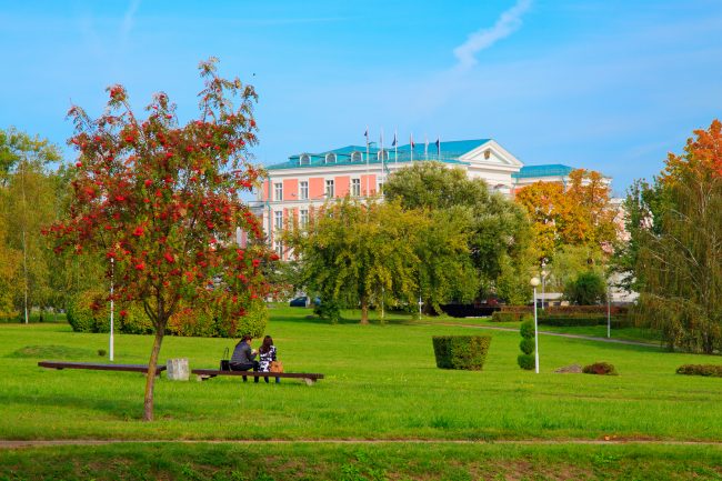 Осень, Парк Победы, Минск | ChanceToTrip.com by Vladimir Filvarkiv