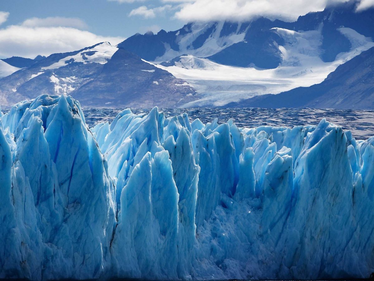 marvel-at-the-icy-blue-upsala-glacier-a-valley-glacier-in-argentinas-los-glaciares-national-park-in-patagonia